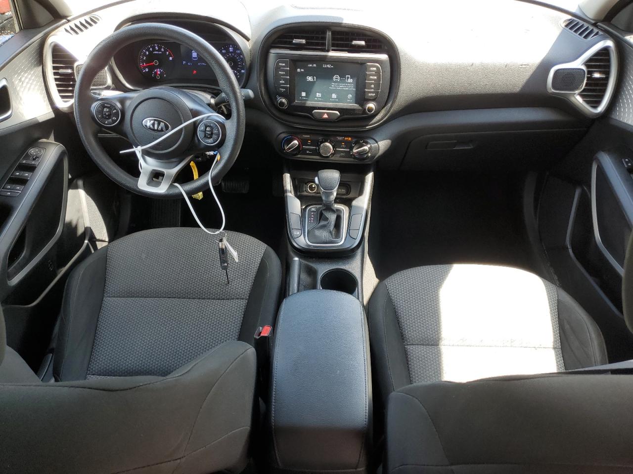 KNDJ23AUXL7043094 2020 Kia Soul Lx