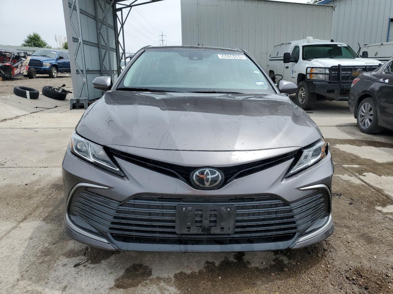 2022 Toyota Camry Le vin: 4T1C11AK5NU682238