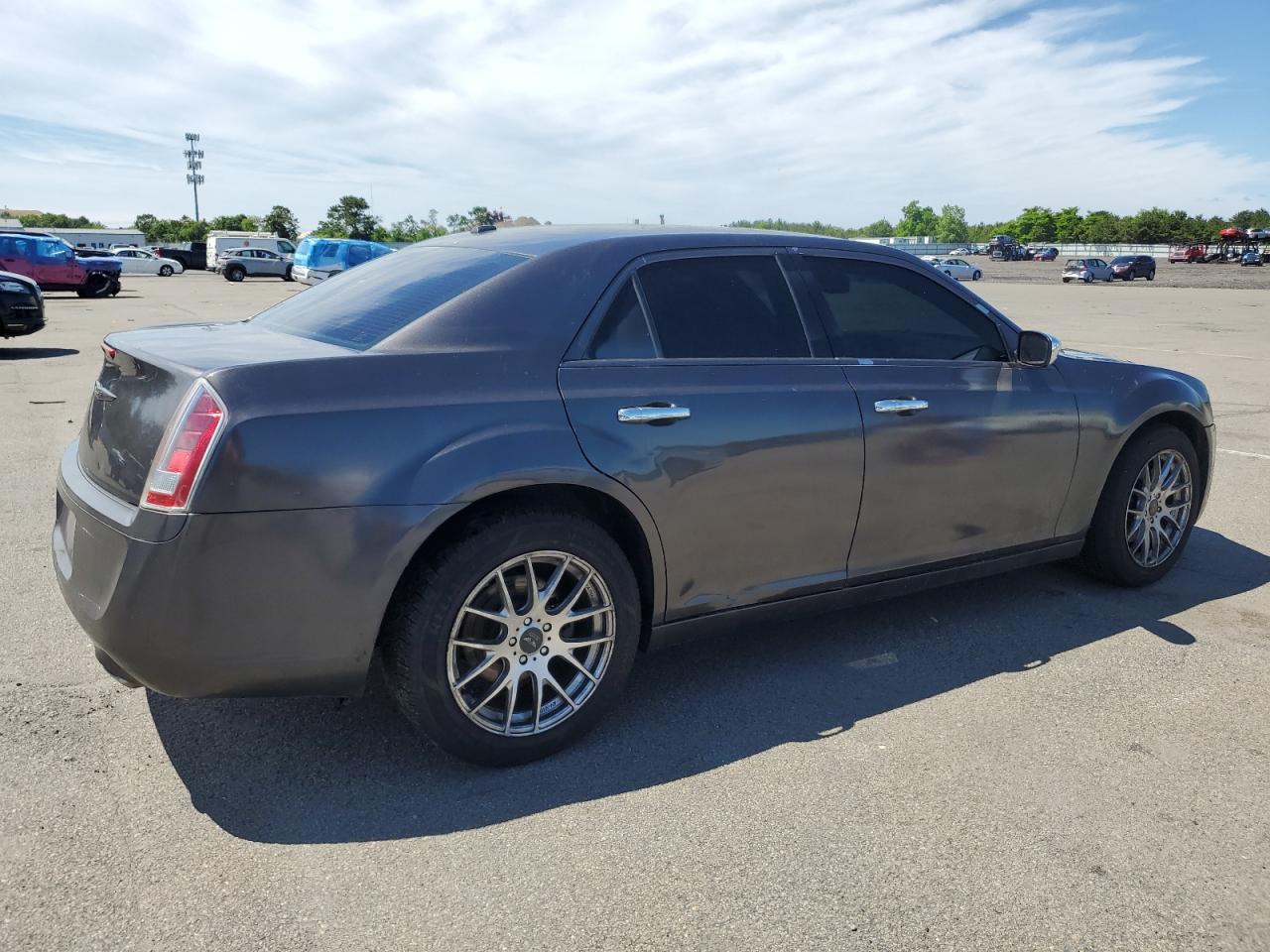 2013 Chrysler 300C vin: 2C3CCAKT1DH683799