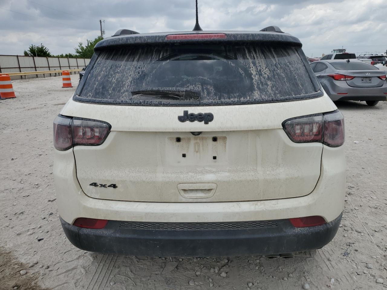 3C4NJDBB5JT454645 2018 Jeep Compass Latitude