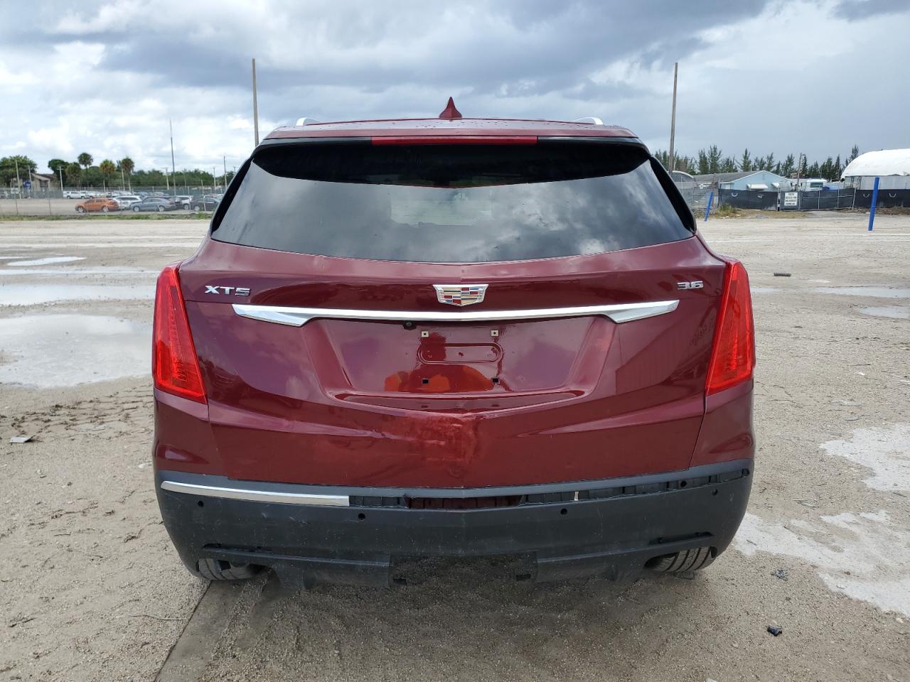 1GYKNBRS7HZ322419 2017 Cadillac Xt5 Luxury