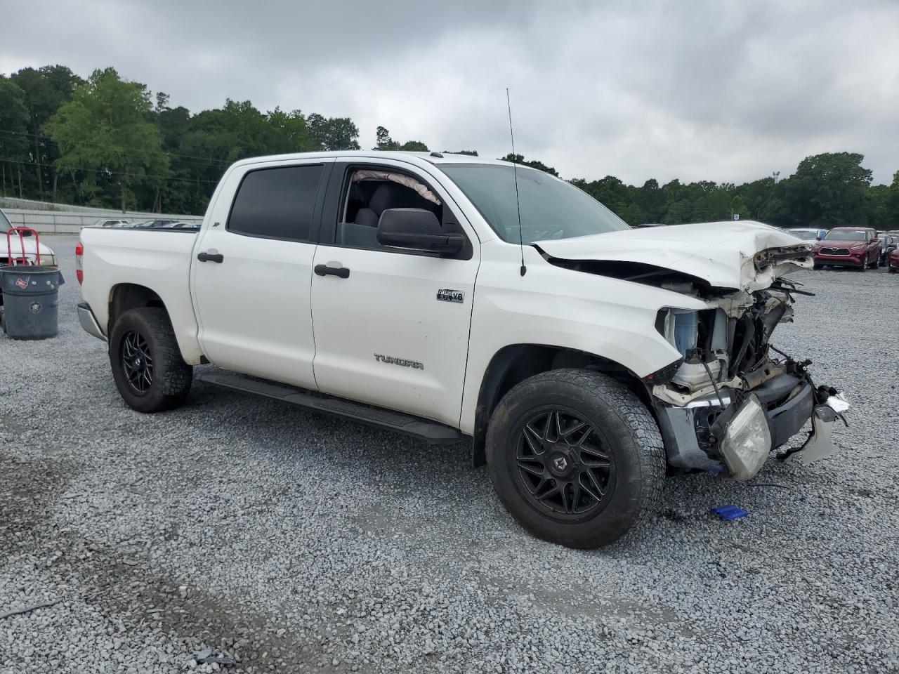 5TFDW5F14GX557556 2016 Toyota Tundra Crewmax Sr5