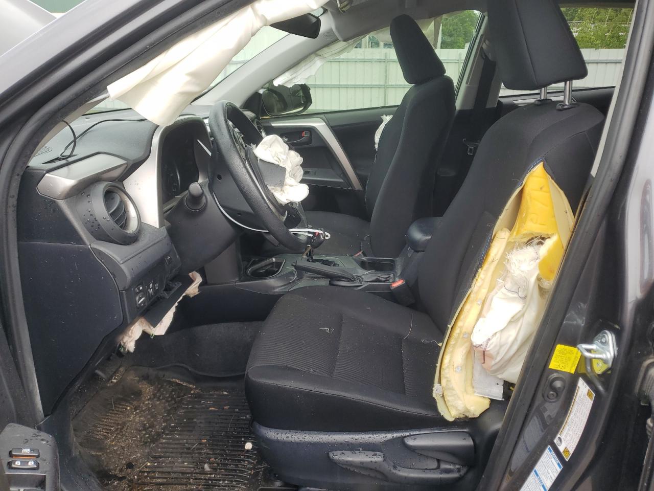 JTMBFREVXHJ136044 2017 Toyota Rav4 Le