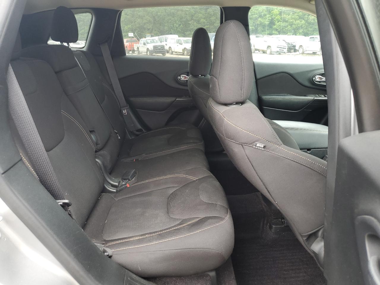 1C4PJLCSXGW352097 2016 Jeep Cherokee Latitude