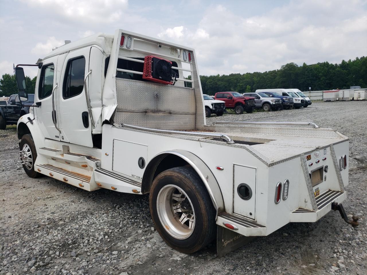 1FVAFCDK07HY34320 2007 Freightliner Sport Chassis 106