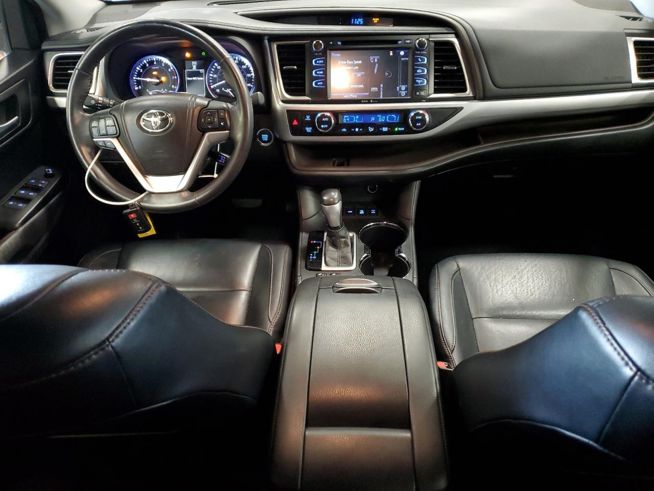 5TDJKRFH0ES039255 2014 Toyota Highlander Xle