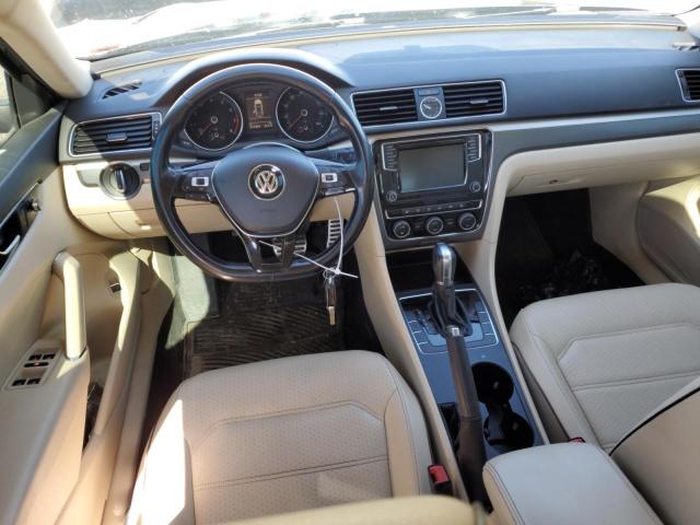2017 VOLKSWAGEN PASSAT R-L - 1VWDT7A32HC083853