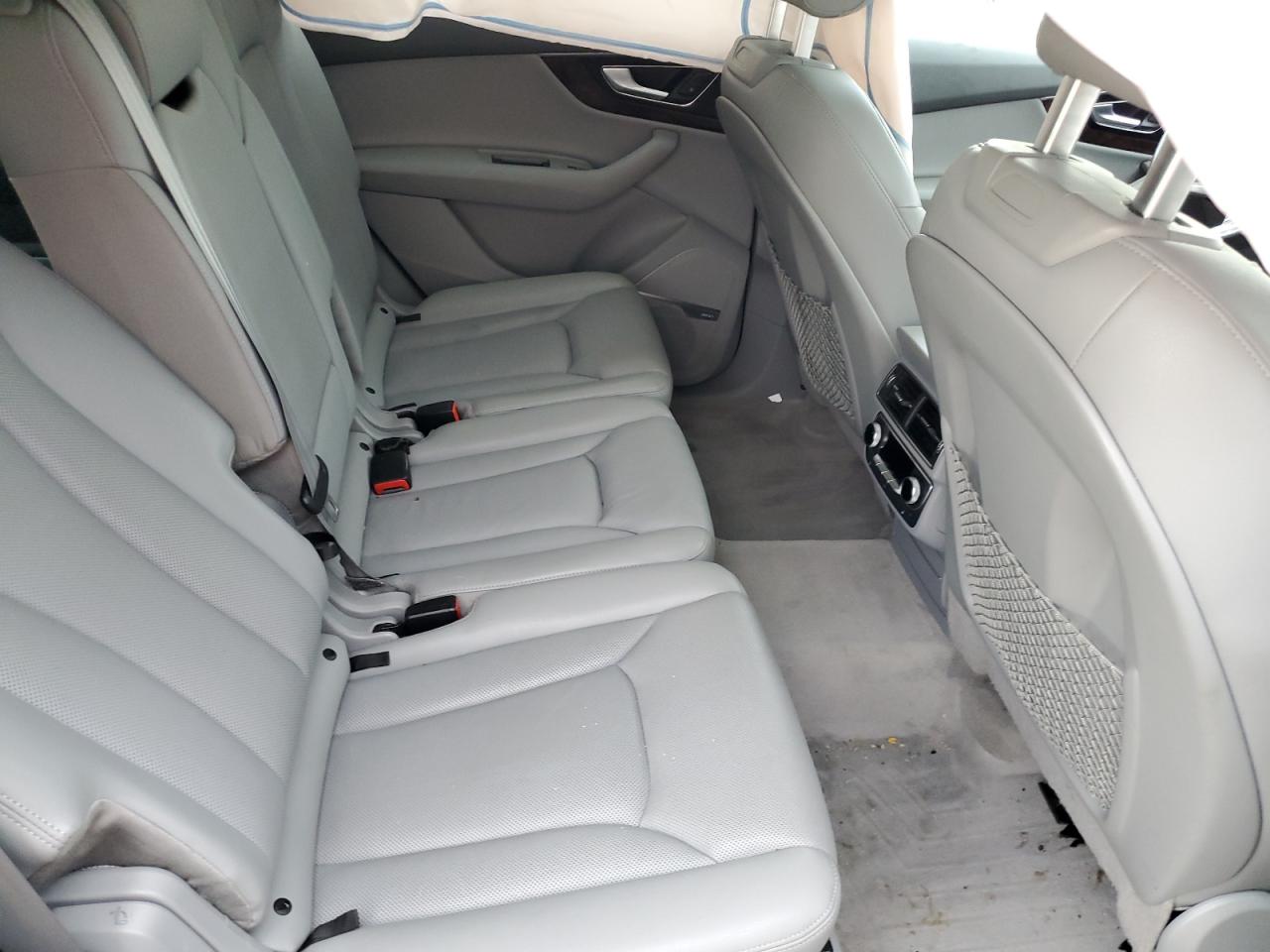 WA1VAAF71HD021418 2017 Audi Q7 Prestige