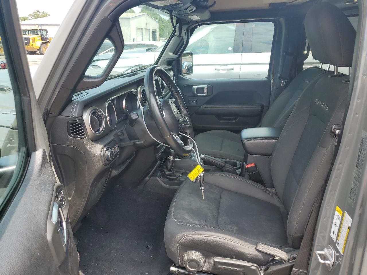 1C4HJXEGXKW529082 2019 Jeep Wrangler Unlimited Sahara