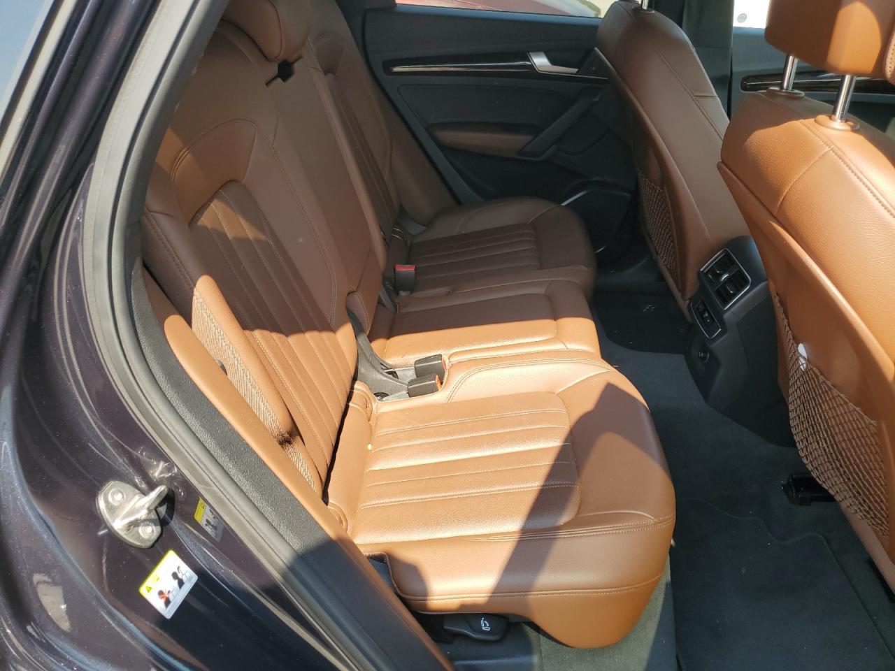 WA1ANAFY2J2230020 2018 Audi Q5 Premium