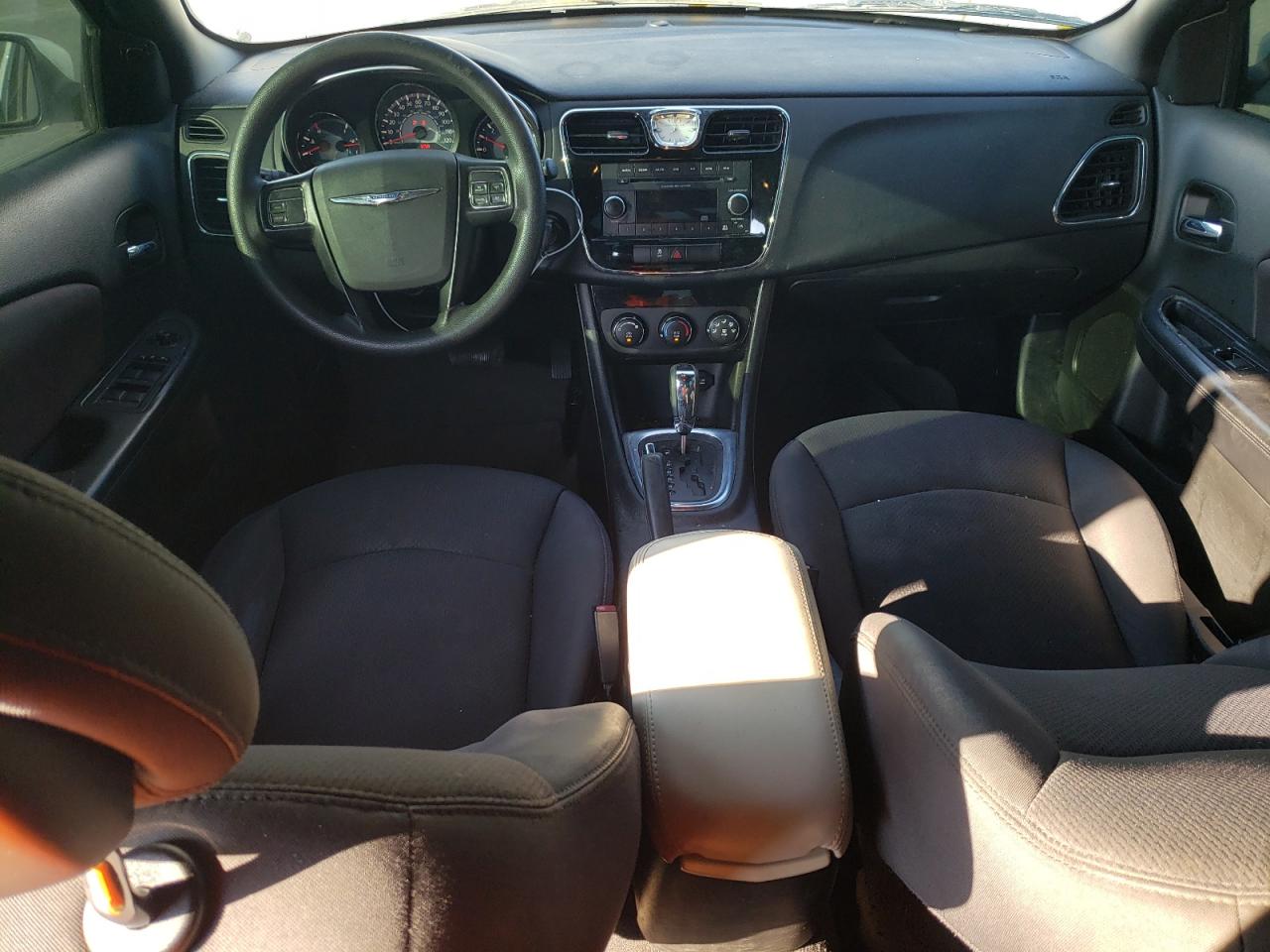 1C3CCBAB2EN170570 2014 Chrysler 200 Lx