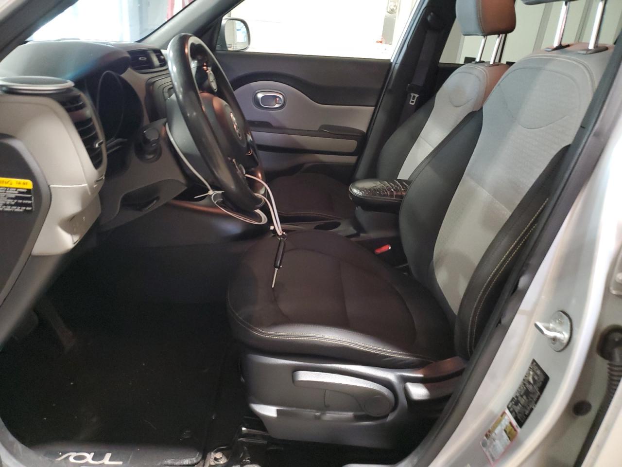 KNDJP3A52G7824949 2016 Kia Soul +