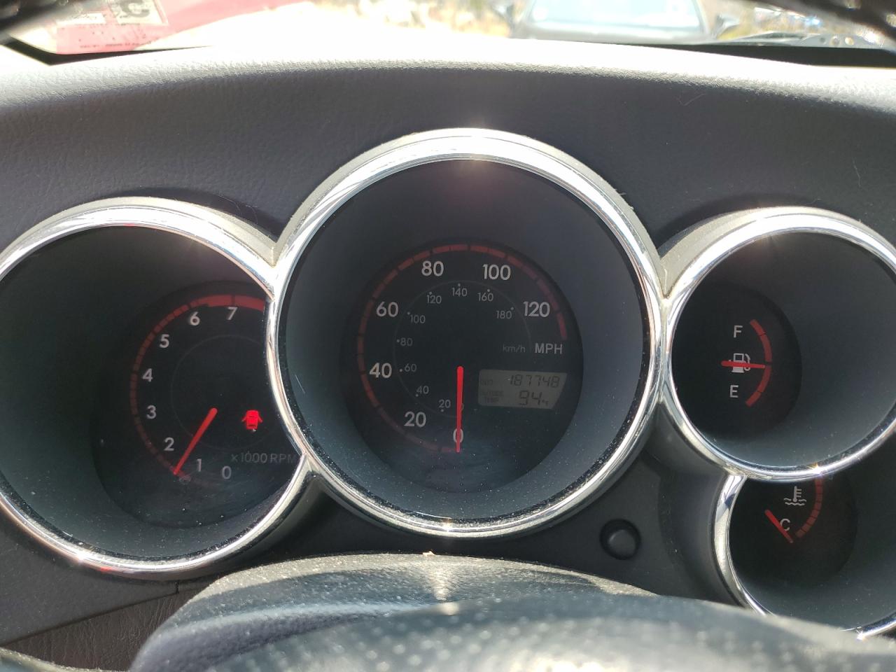 2T1KR32E24C315063 2004 Toyota Corolla Matrix Xr