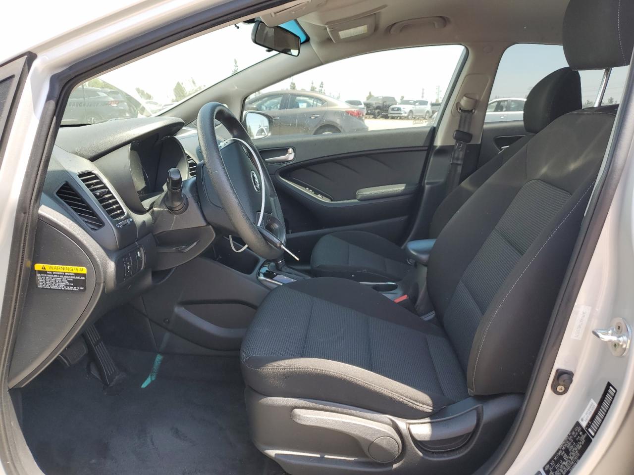 3KPFK4A77HE119173 2017 Kia Forte Lx