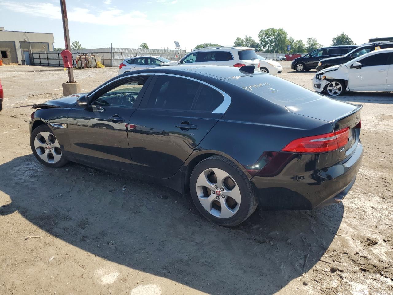 Lot #2926257368 2017 JAGUAR XE