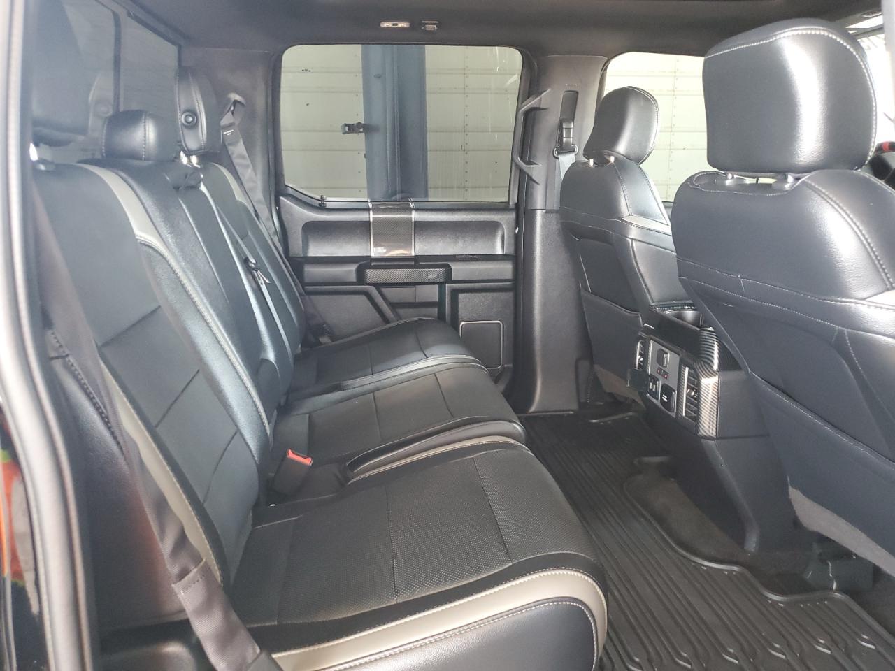 1FTFW1RG8JFA16136 2018 Ford F150 Raptor