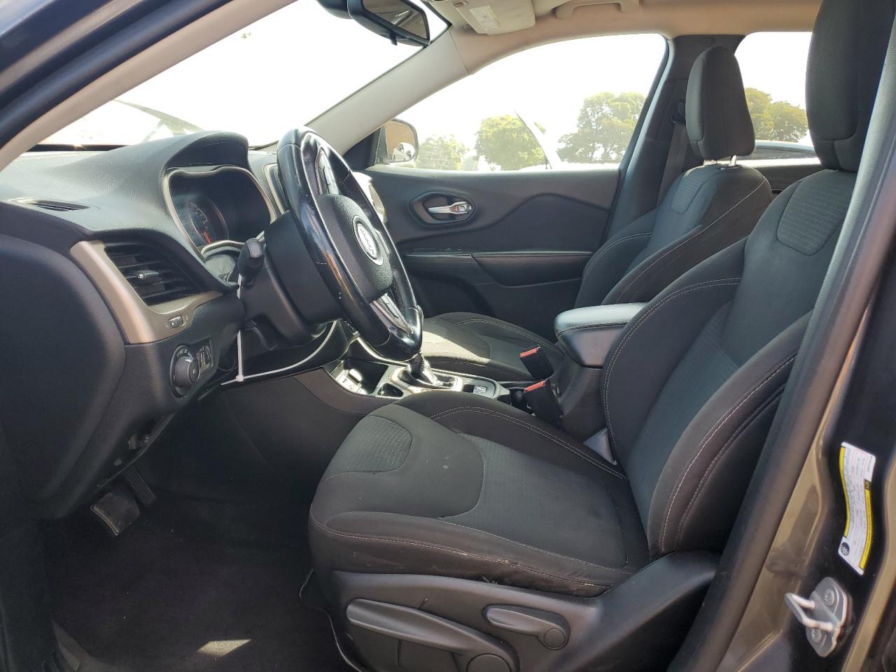 1C4PJLCB9GW272418 2016 Jeep Cherokee Latitude