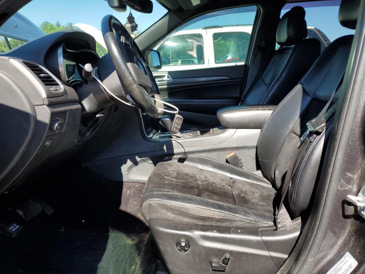 1C4RJFAG8HC875873 2017 Jeep Grand Cherokee Laredo