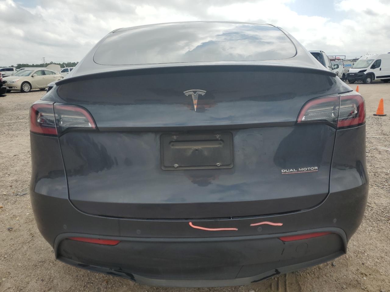 7SAYGDEF6NF319496 2022 Tesla Model Y