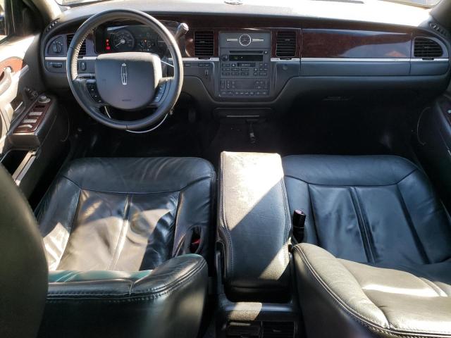 2011 Lincoln Town Car Executive L VIN: 2LNBL8EV3BX765495 Lot: 61185484