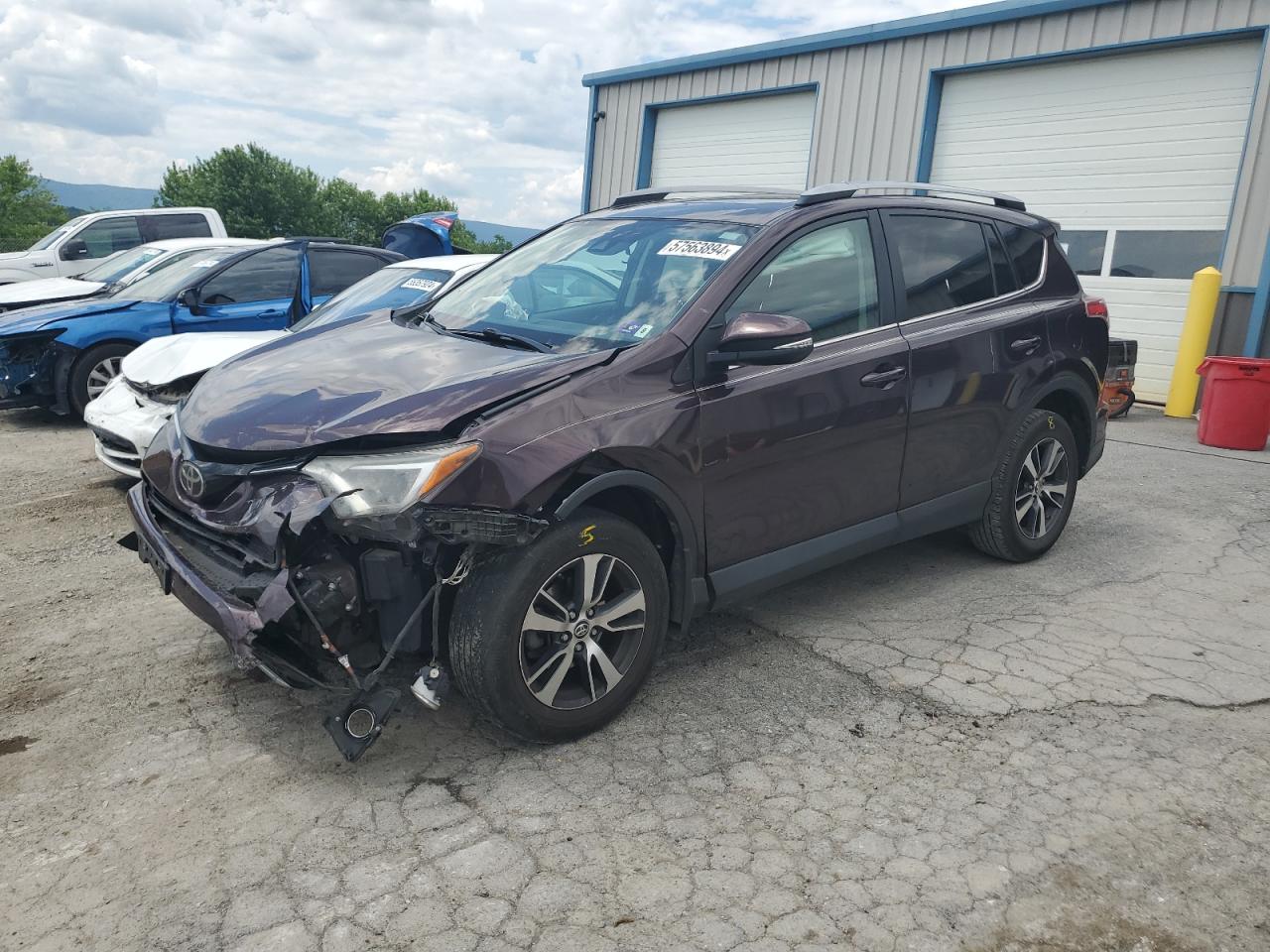 2T3RFREV9HW603308 2017 Toyota Rav4 Xle