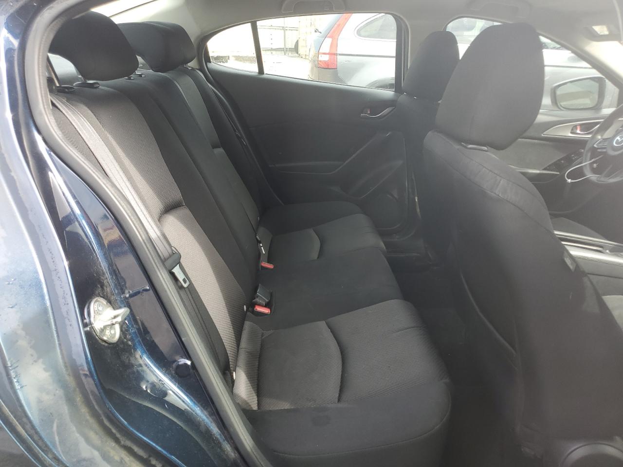 3MZBN1U70JM260093 2018 Mazda 3 Sport