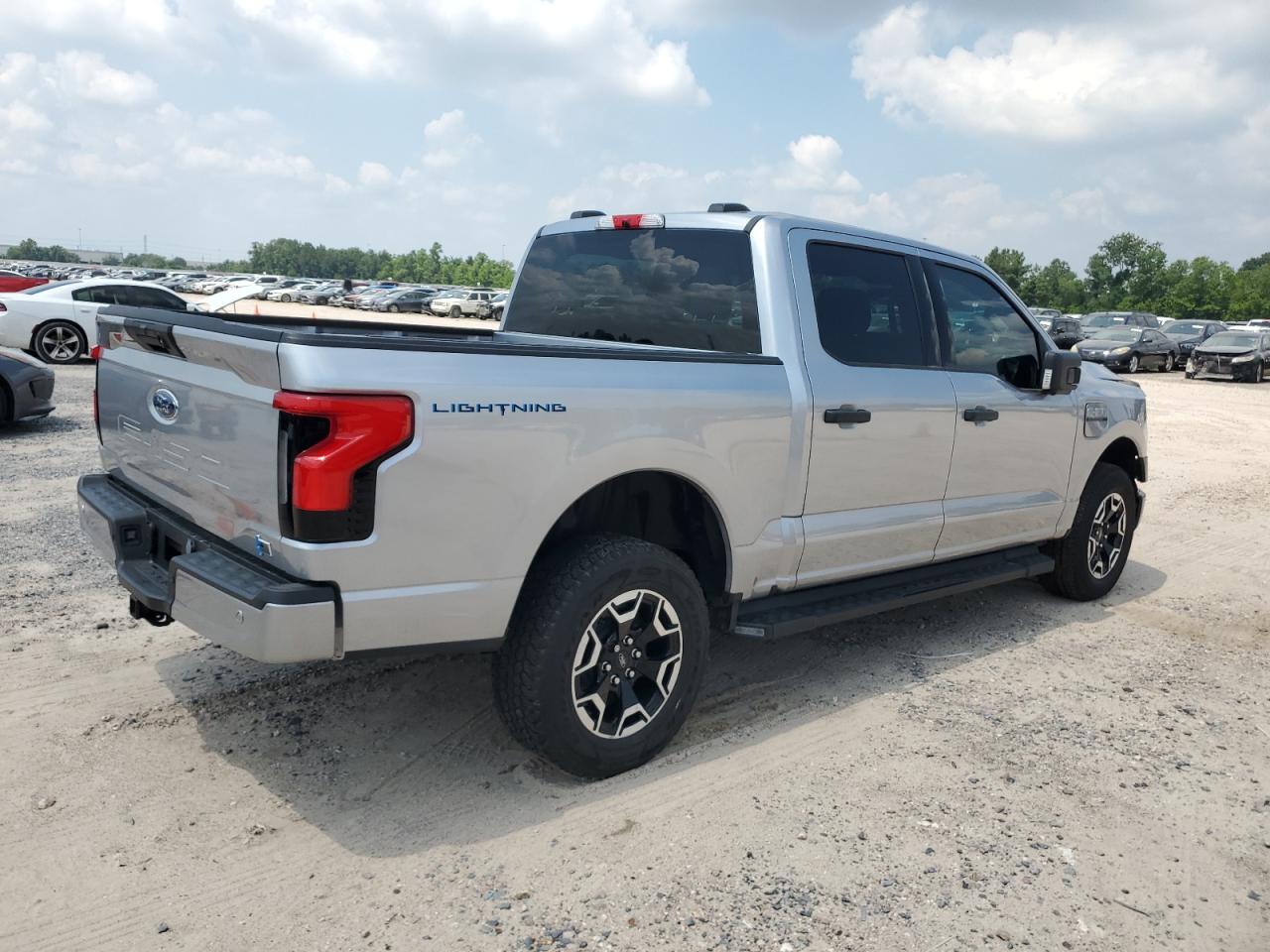 2023 Ford F150 Lightning Pro vin: 1FTVW1EL4PWG18975