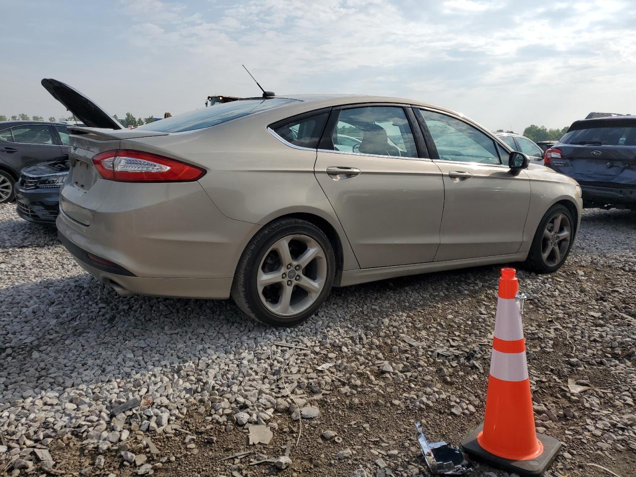 2016 Ford Fusion S vin: 3FA6P0G74GR164344