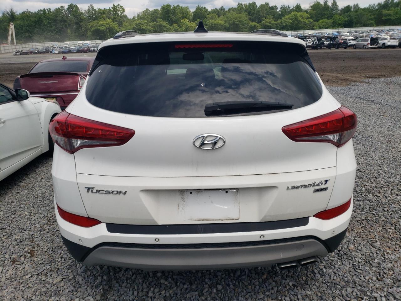 KM8J3CA22JU726767 2018 Hyundai Tucson Value