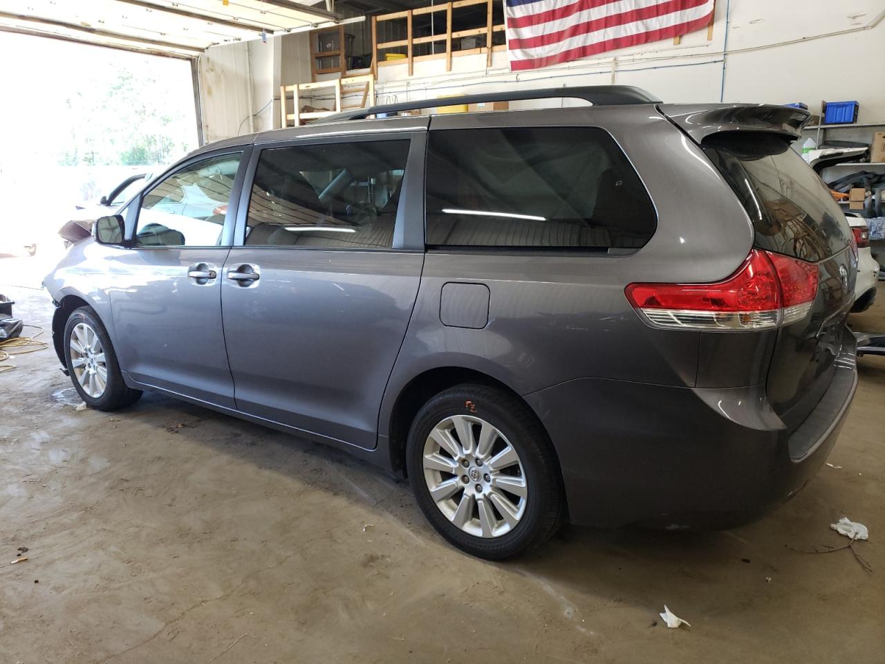 5TDJK3DC2ES076215 2014 Toyota Sienna Le