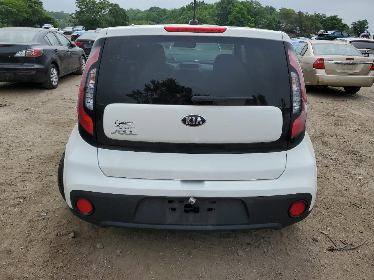 KNDJN2A29J7593075 2018 Kia Soul