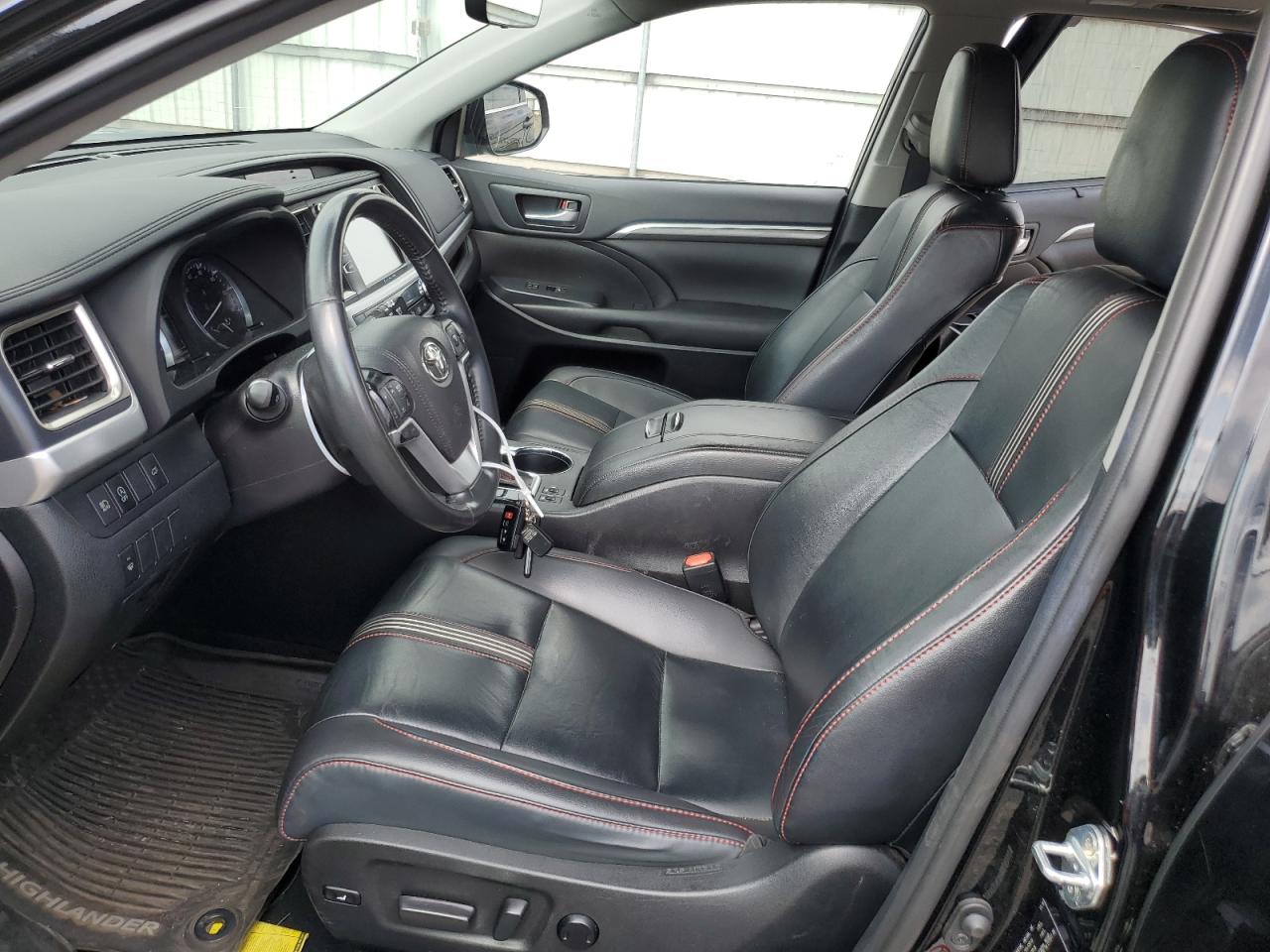 5TDJZRFH0KS627454 2019 Toyota Highlander Se