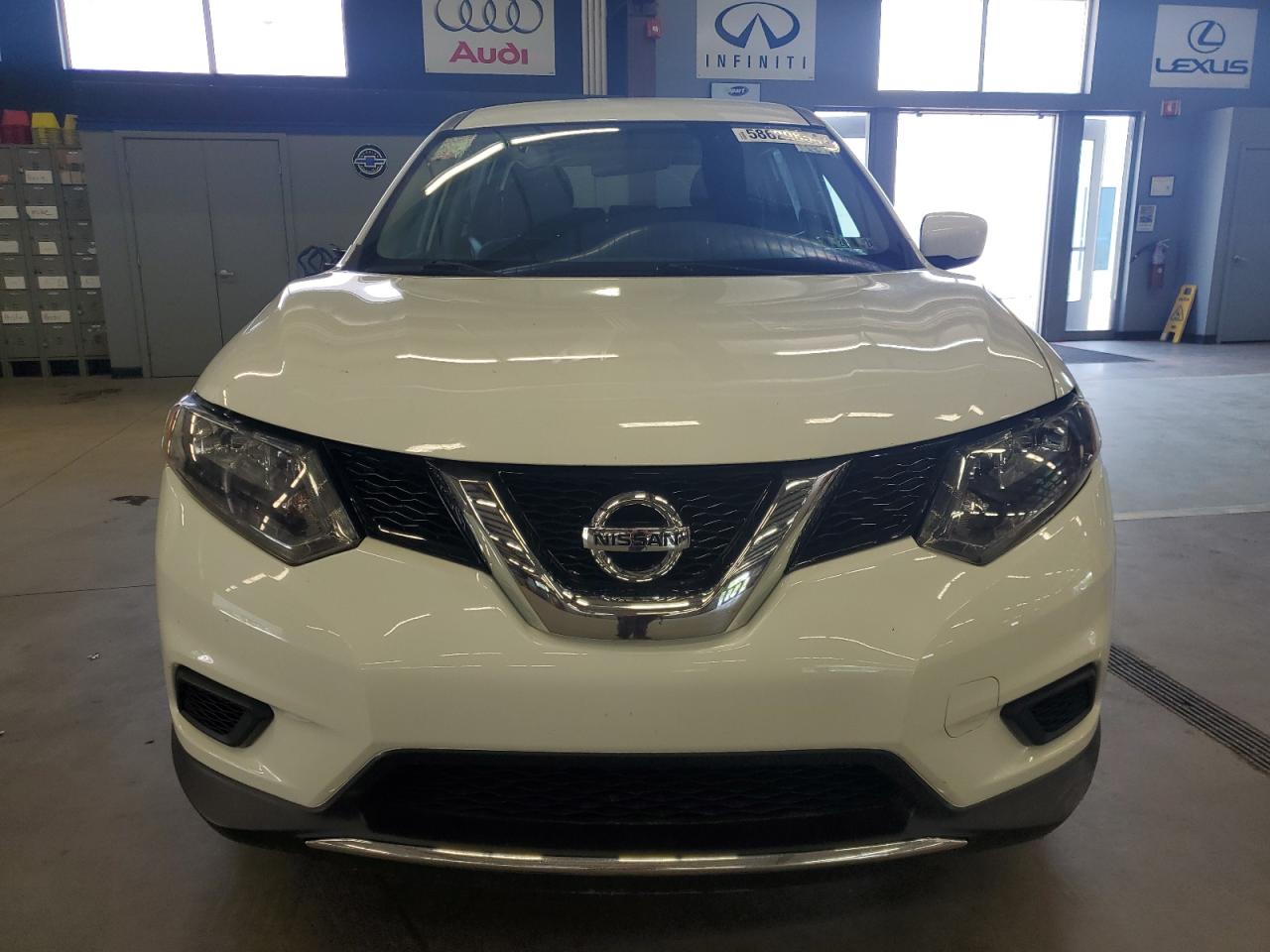 2016 Nissan Rogue S vin: KNMAT2MV3GP686887