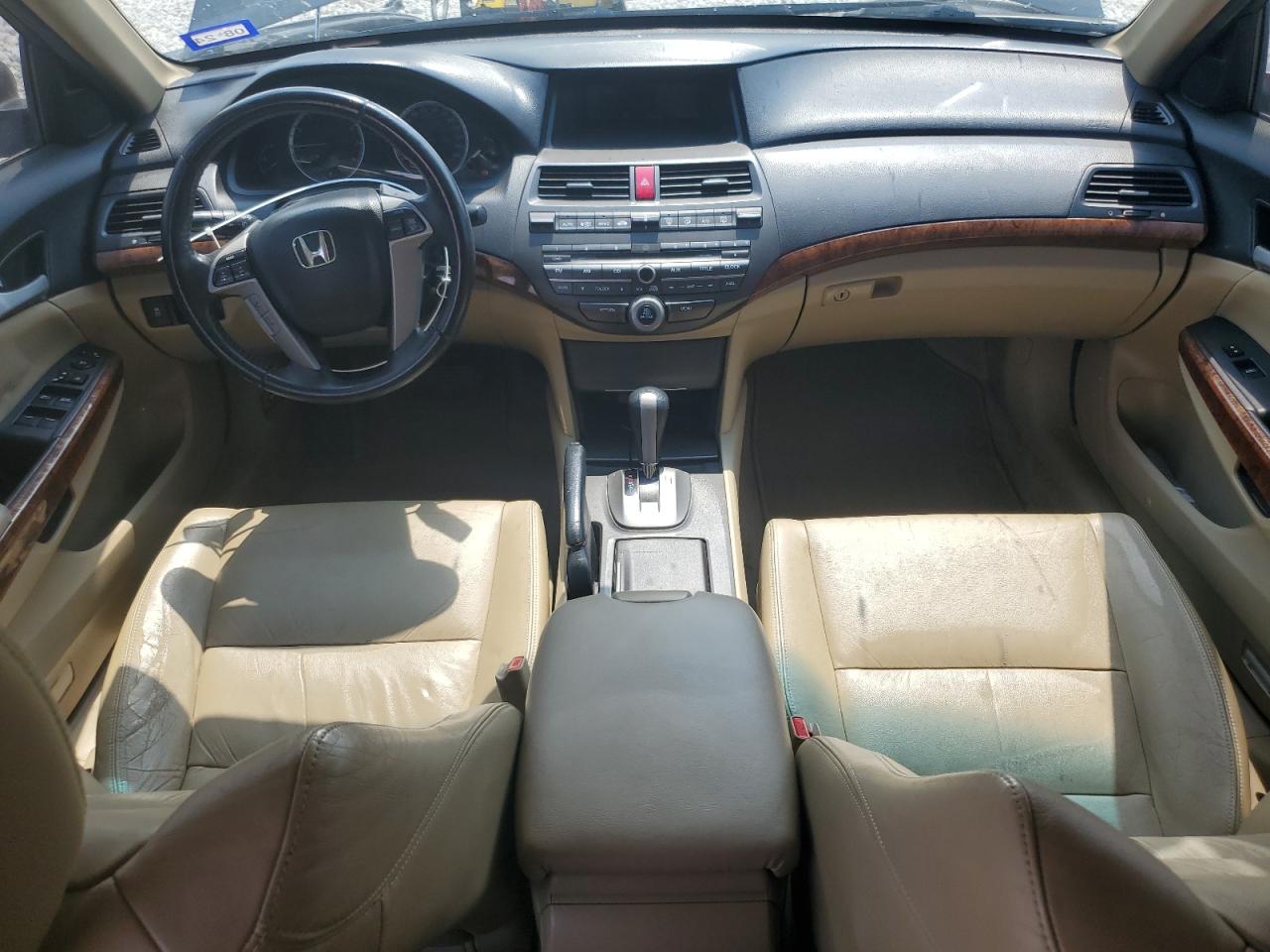 1HGCP3680BA900323 2011 Honda Accord