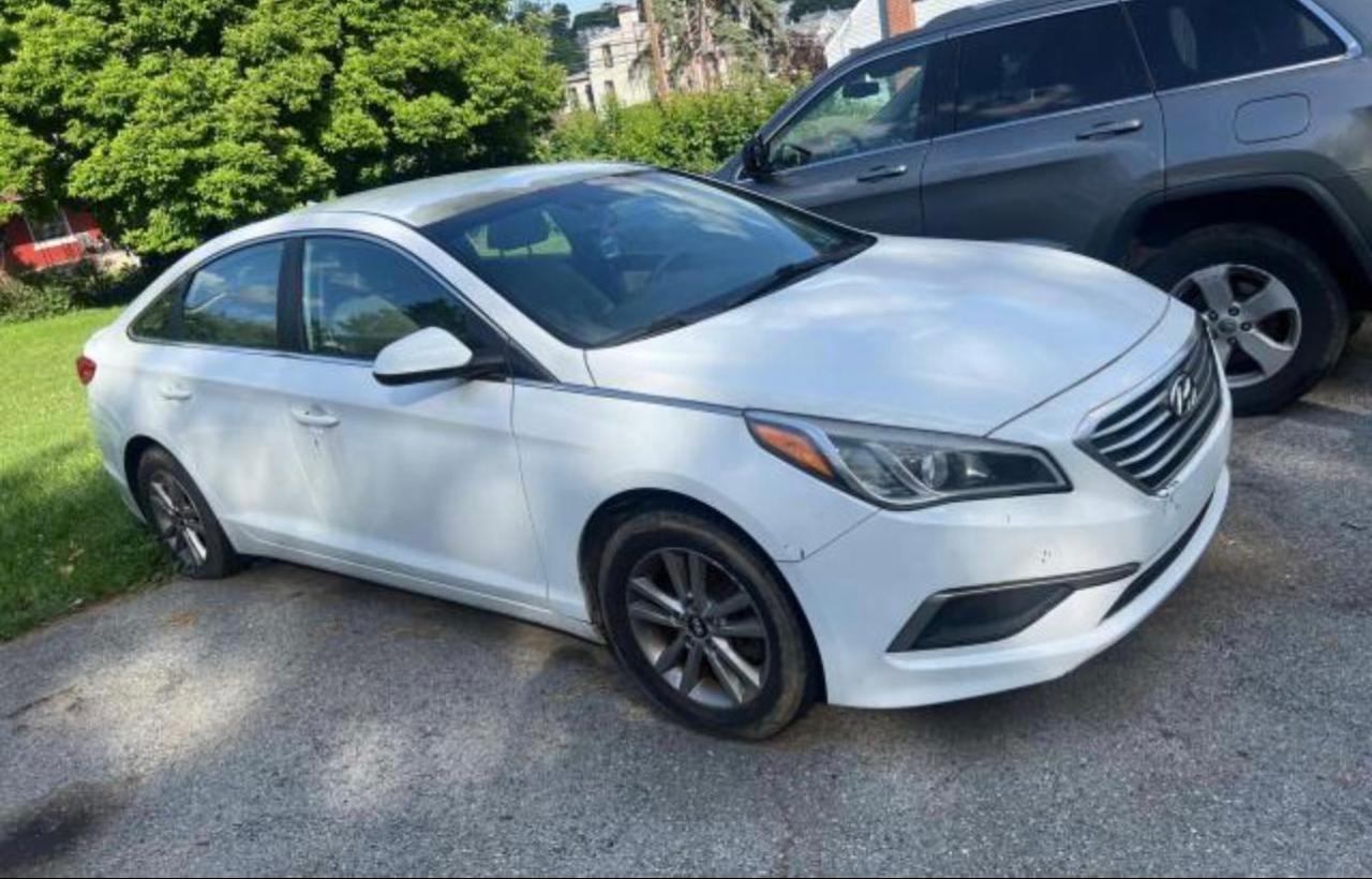 2016 Hyundai Sonata Se vin: 5NPE24AF5GH296575