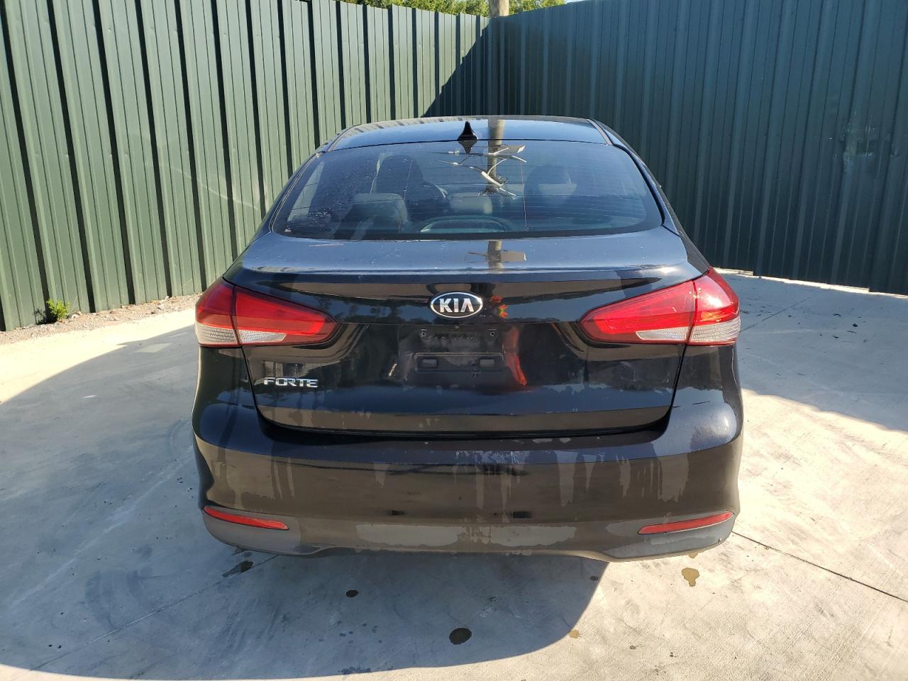 3KPFK4A70JE262715 2018 Kia Forte Lx
