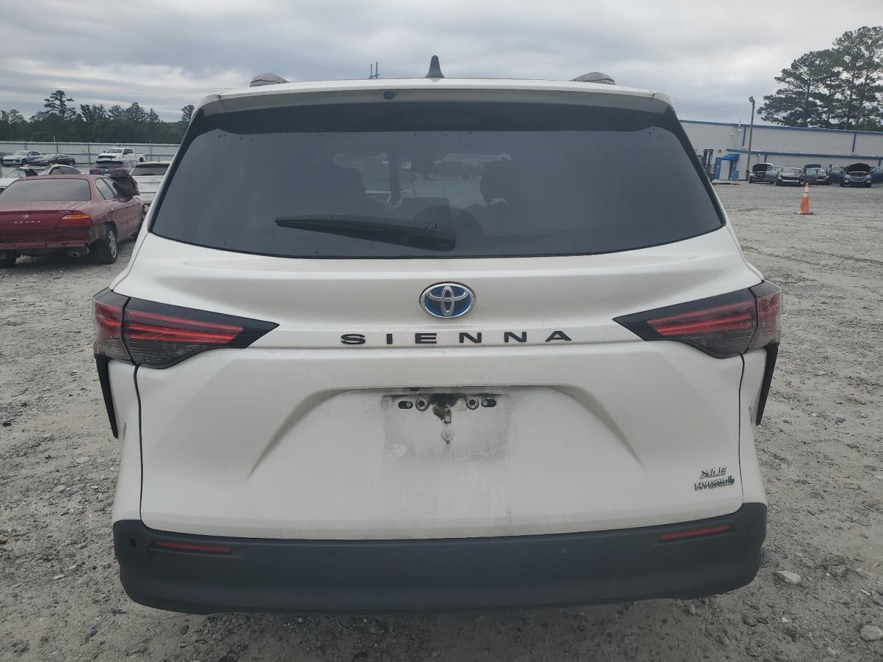 5TDYRKEC7MS053966 2021 Toyota Sienna Xle
