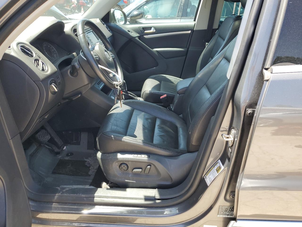 WVGAV7AX3DW547109 2013 Volkswagen Tiguan S