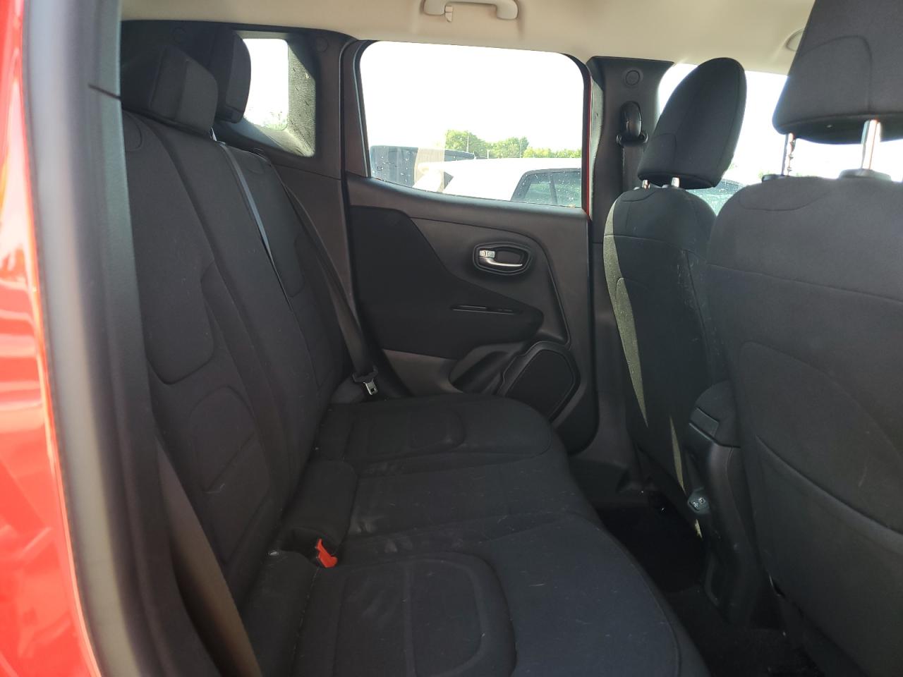 ZACNJABB2KPK84989 2019 Jeep Renegade Latitude