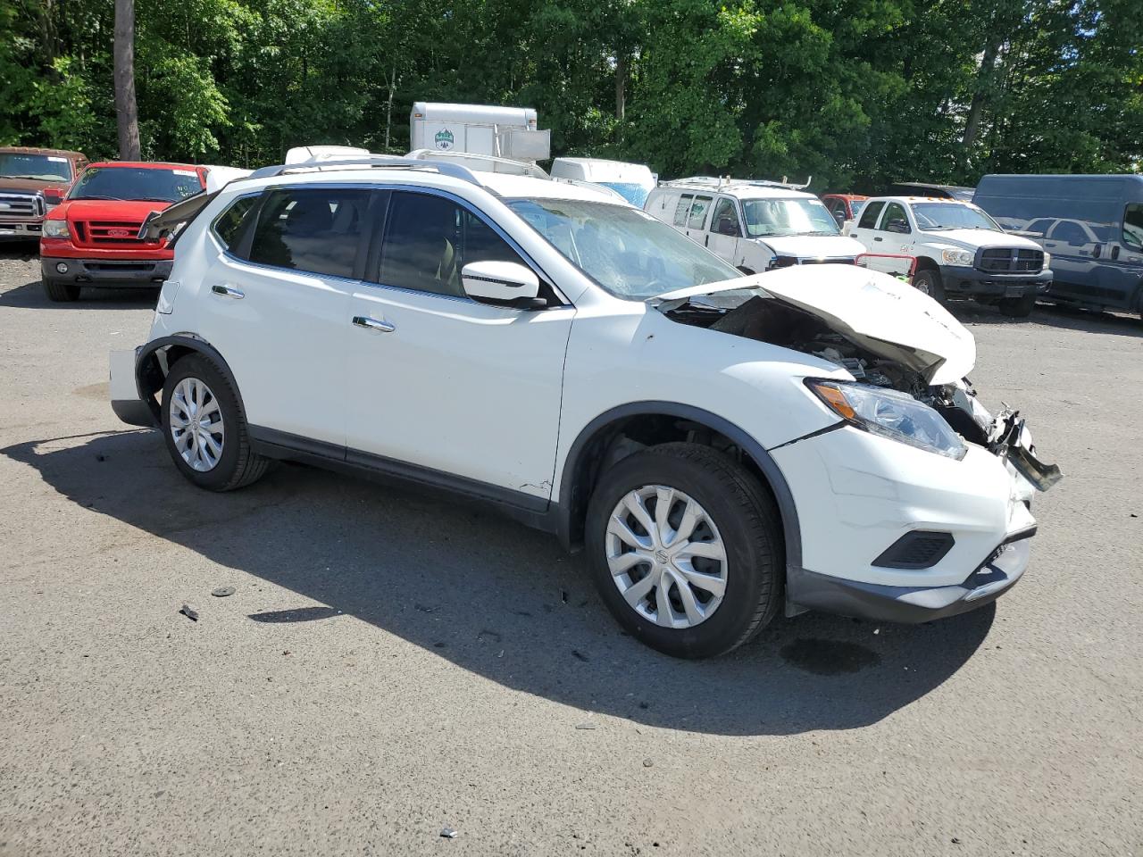 2016 Nissan Rogue S vin: KNMAT2MVXGP705435