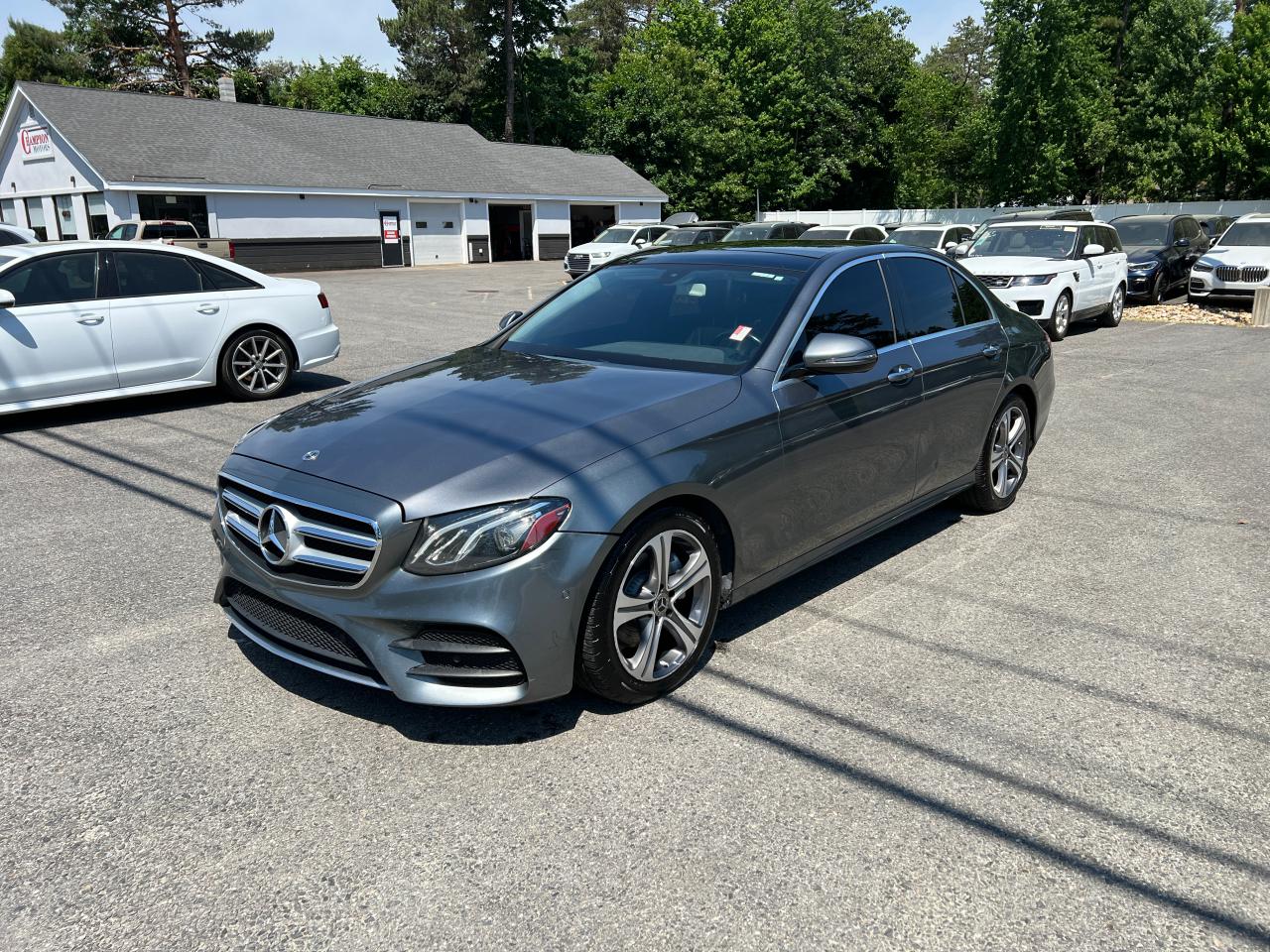 2018 Mercedes-Benz E 300 vin: WDDZF4JB2JA341432