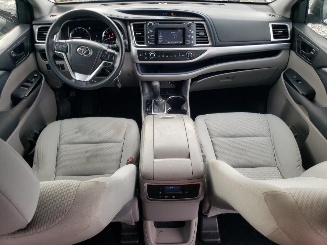 5TDBKRFH5FS081118 2015 Toyota Highlander Le