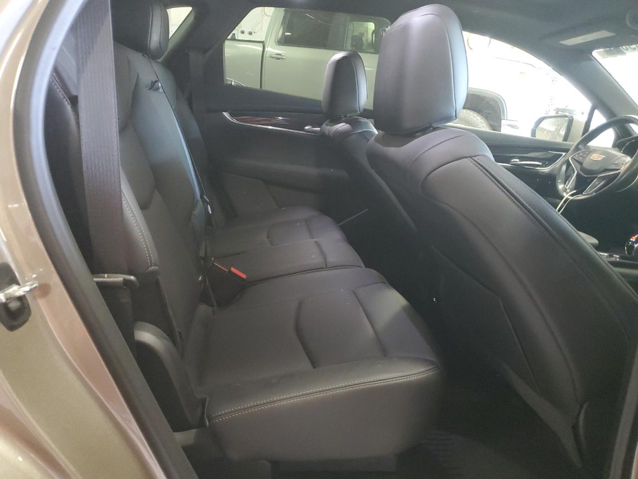 1GYKNDRS1NZ112602 2022 Cadillac Xt5 Premium Luxury