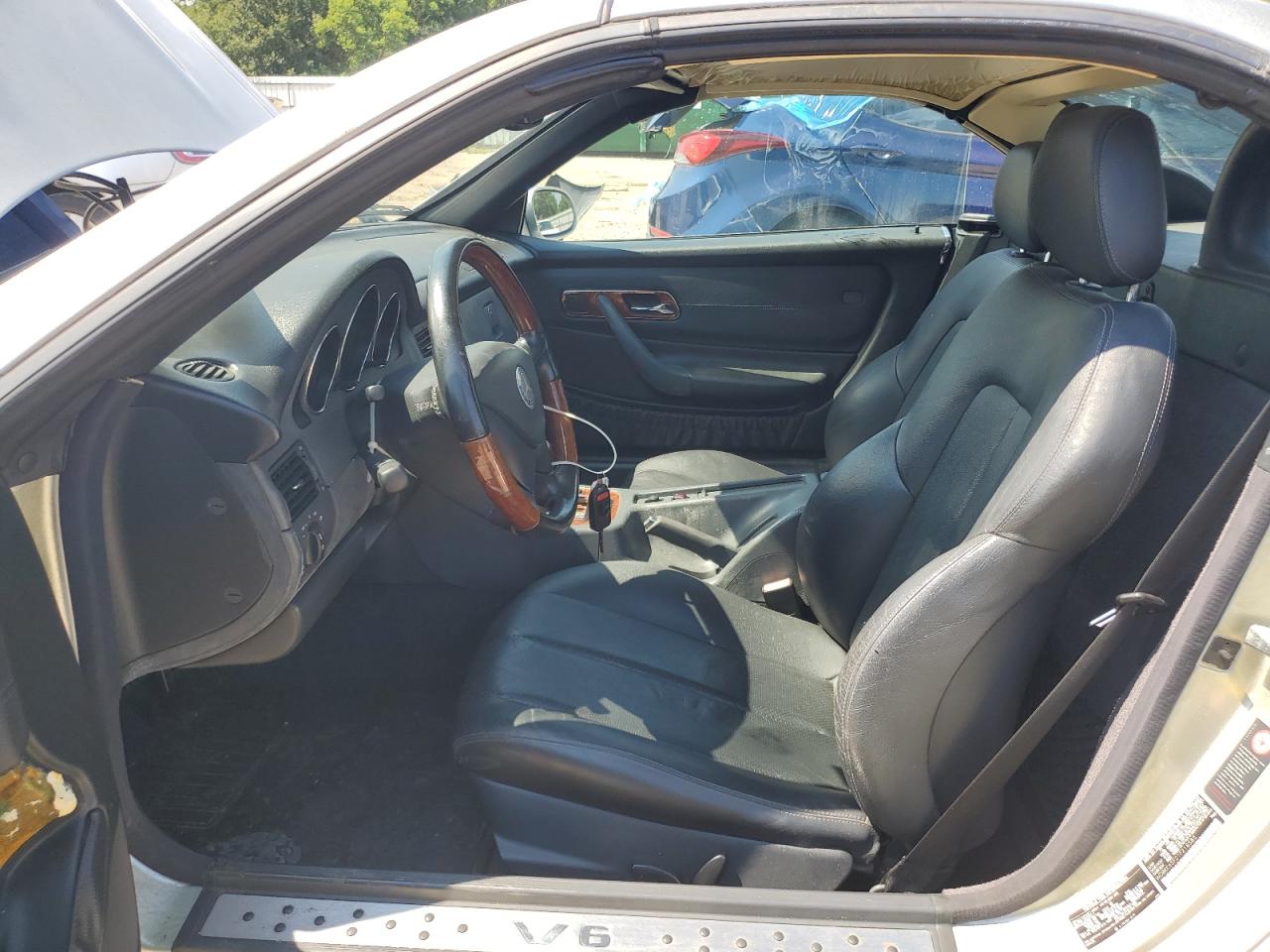 WDBKK65F21F218585 2001 Mercedes-Benz Slk 320