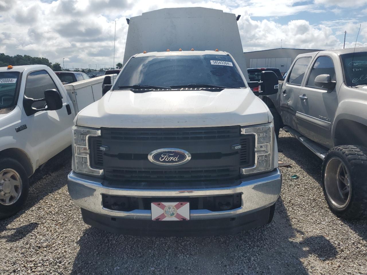 2017 Ford F350 Super Duty vin: 1FDRF3H68HEC23462