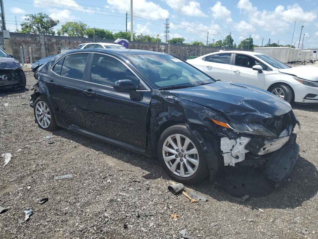 2019 Toyota Camry L vin: 4T1B11HKXKU731835