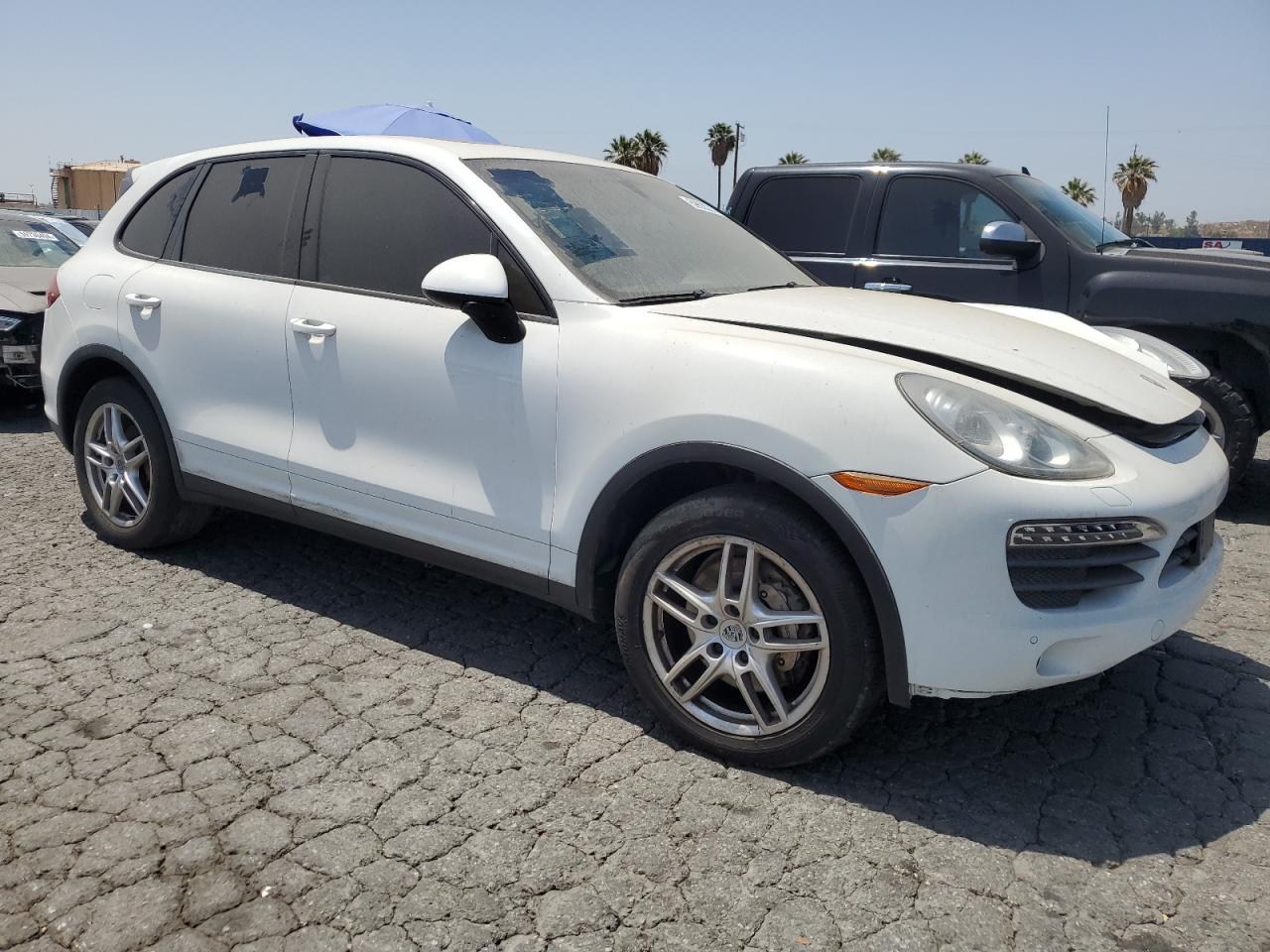 2013 Porsche Cayenne S vin: WP1AB2A28DLA84825