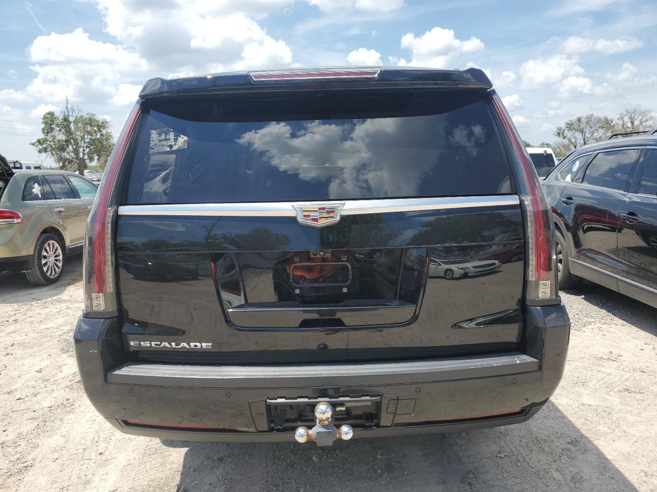 2019 Cadillac Escalade Esv Luxury vin: 1GYS4HKJ7KR158782