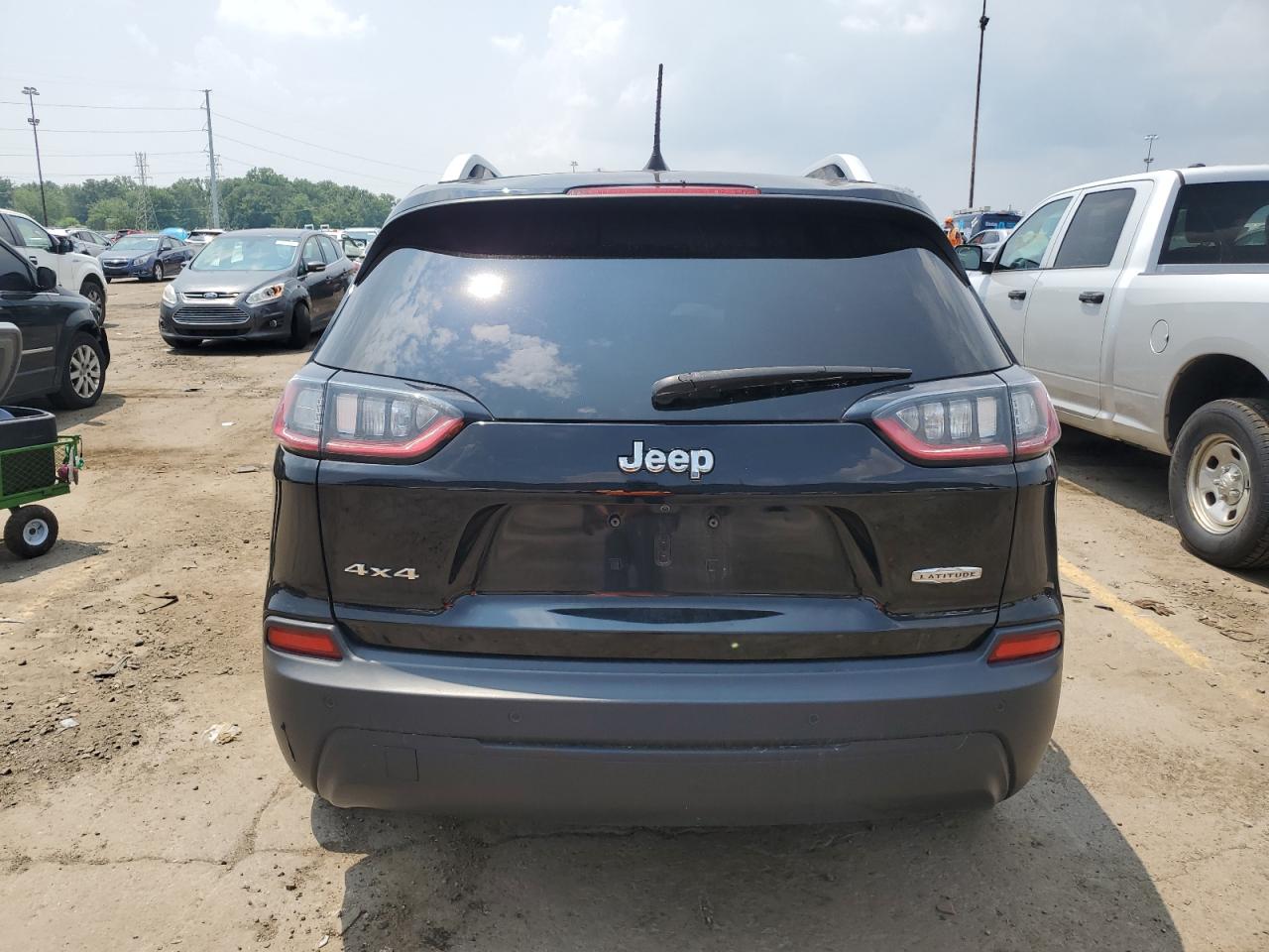 1C4PJMLB3KD336639 2019 Jeep Cherokee Latitude Plus