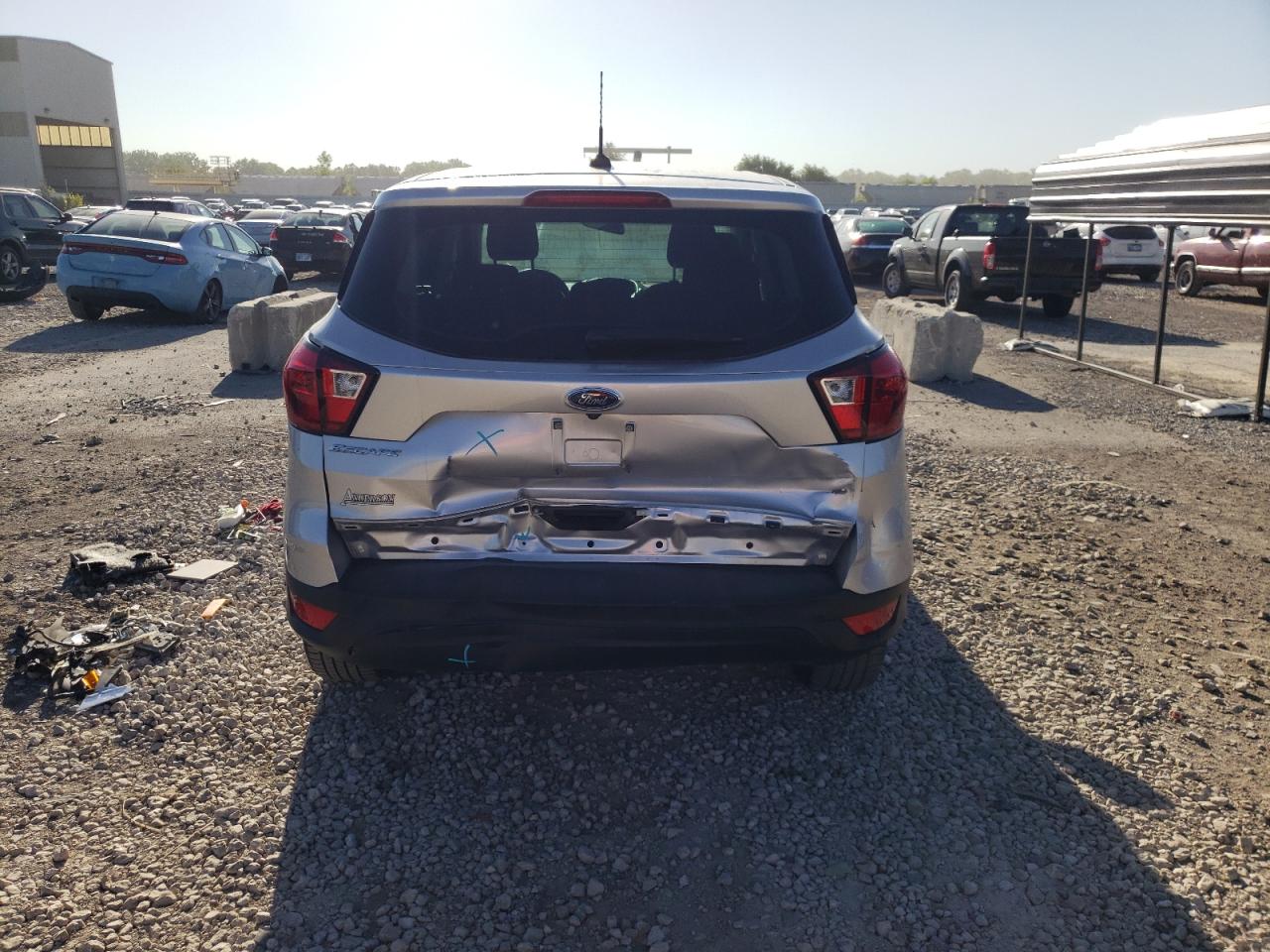 2019 Ford Escape S vin: 1FMCU0F73KUA05402